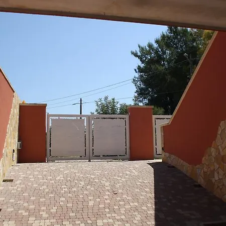 Il Carrubo Del Salento